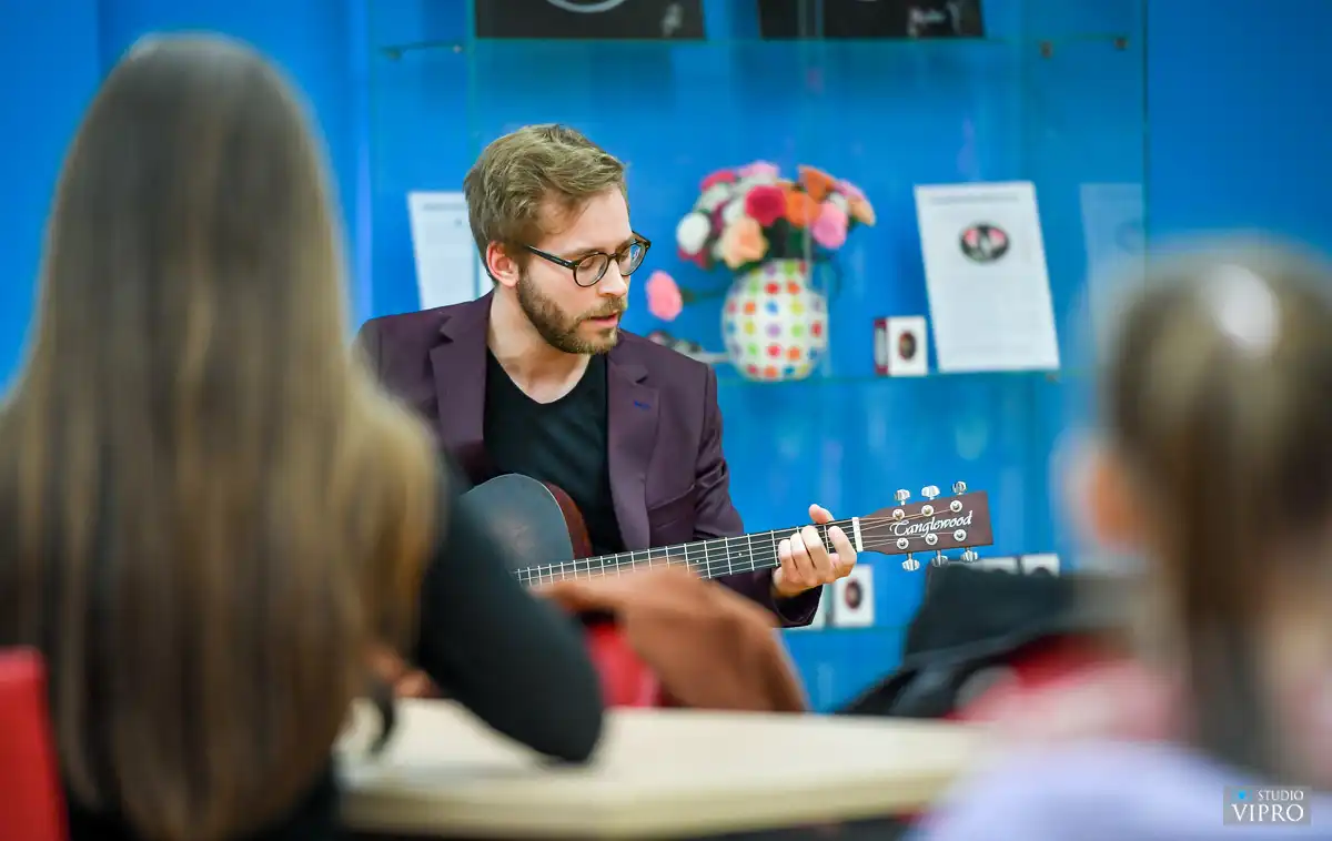 Maja Lesinger,jaje na crno,slikovnica (6)