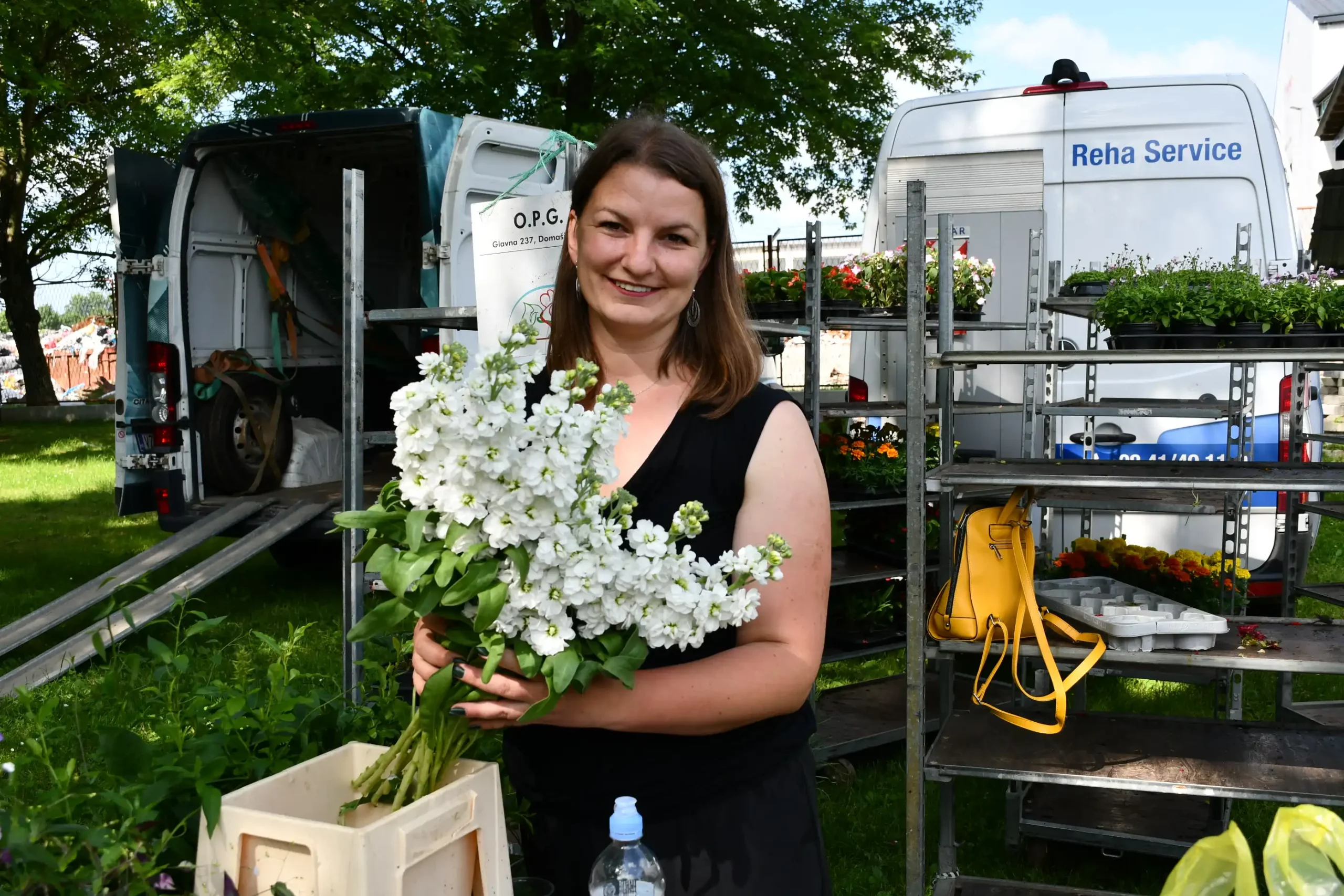 Maja Zelenić – cvijeće (6) Maja Zelenić – cvijeće (6)