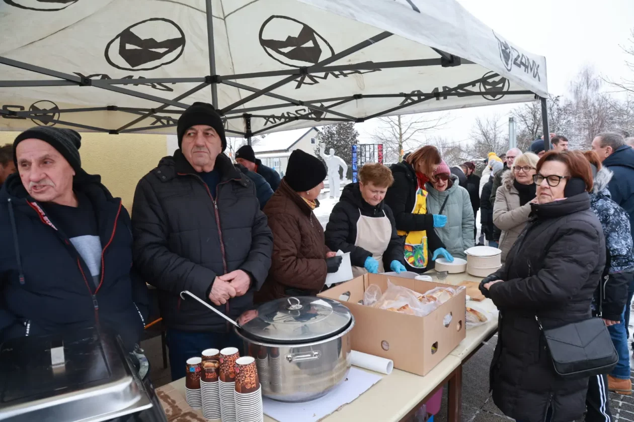 Mala Subotica podjela ribica – sveta tri kralja (25)