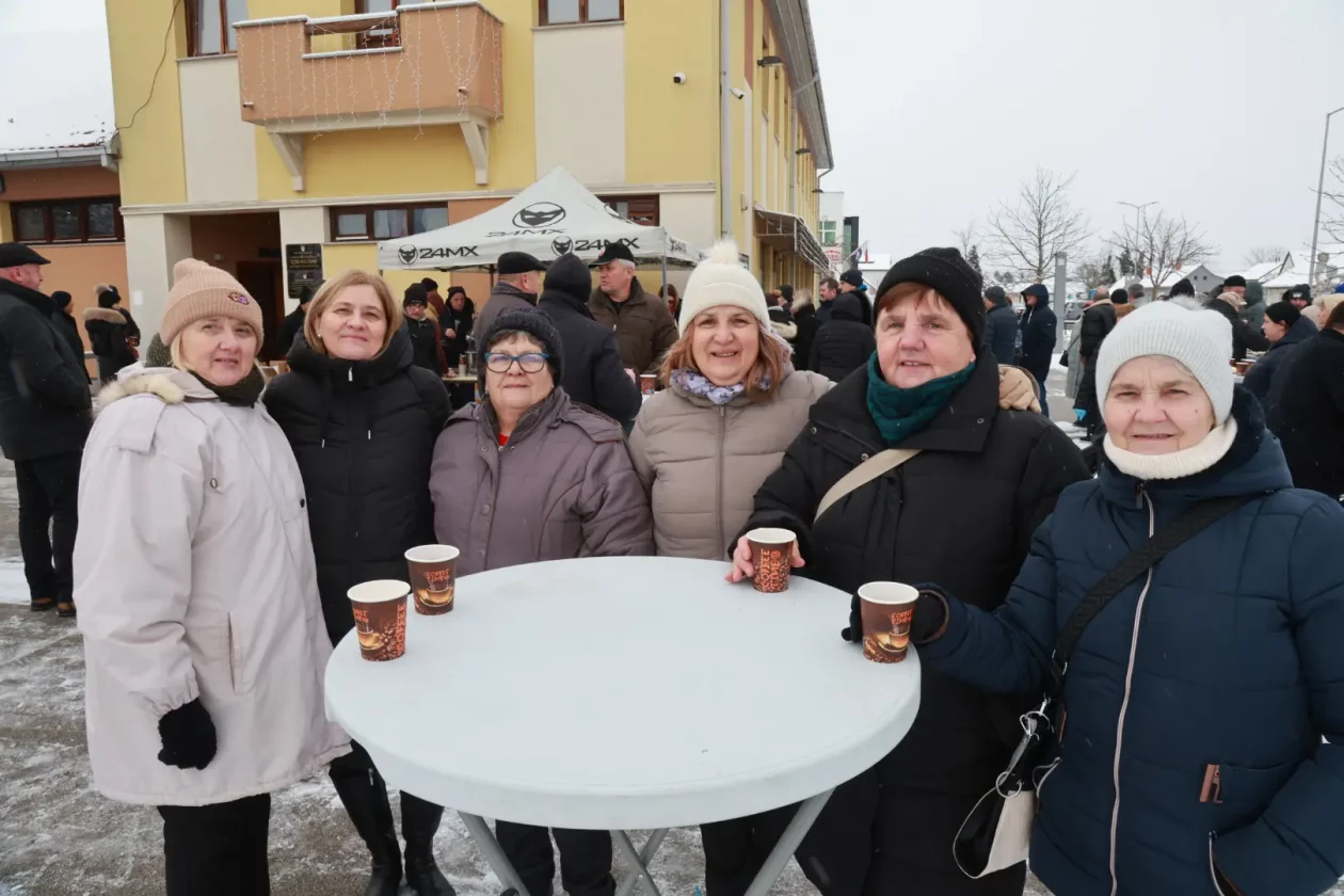 Mala Subotica podjela ribica – sveta tri kralja (9)