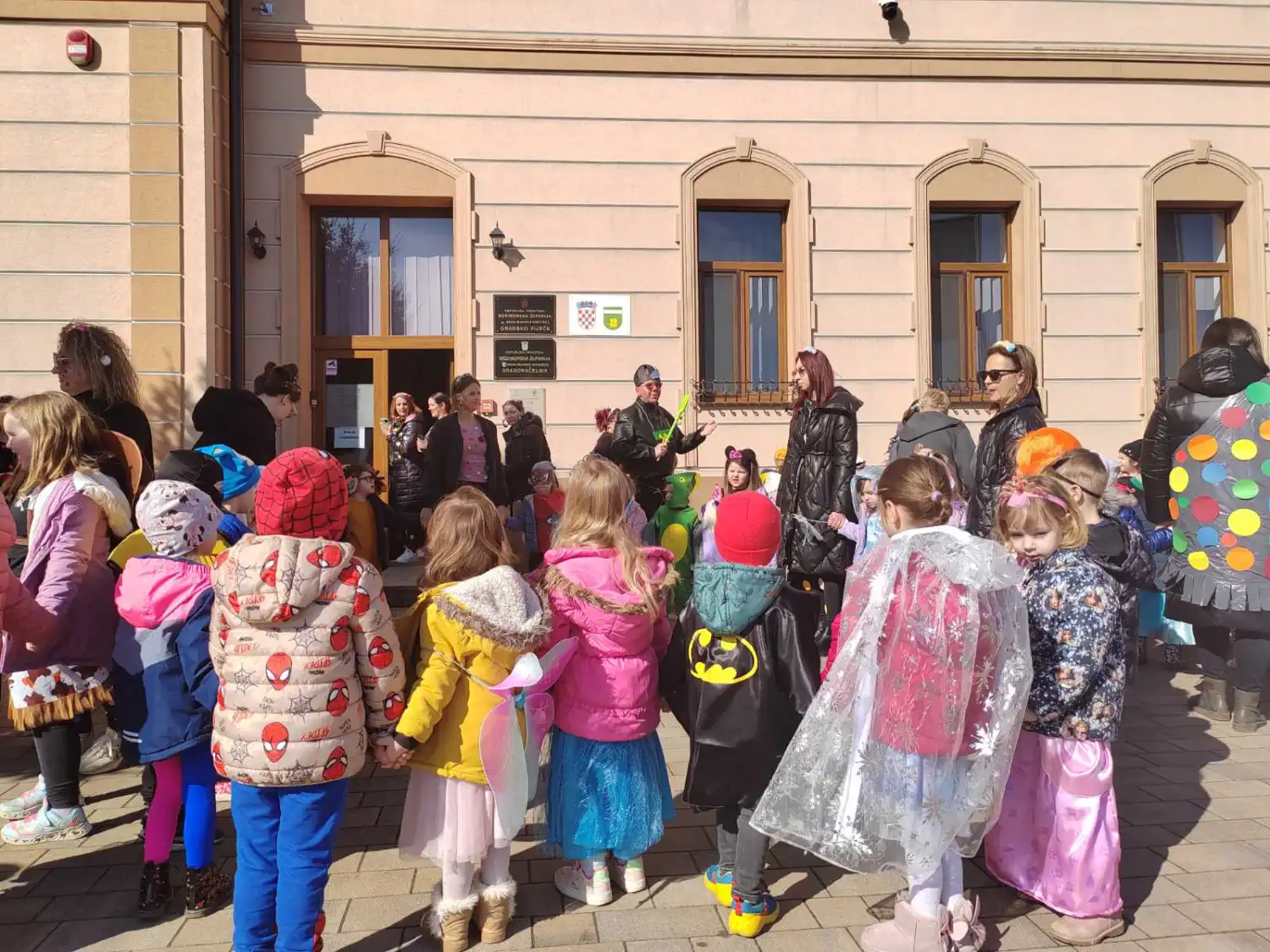 Male maškare ispred uprave GMS 2025 (16)