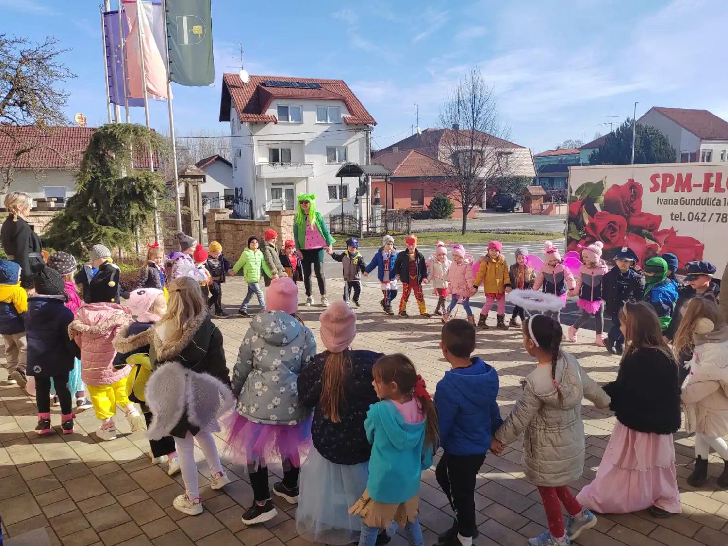 Male maškare ispred uprave GMS 2025 (5)