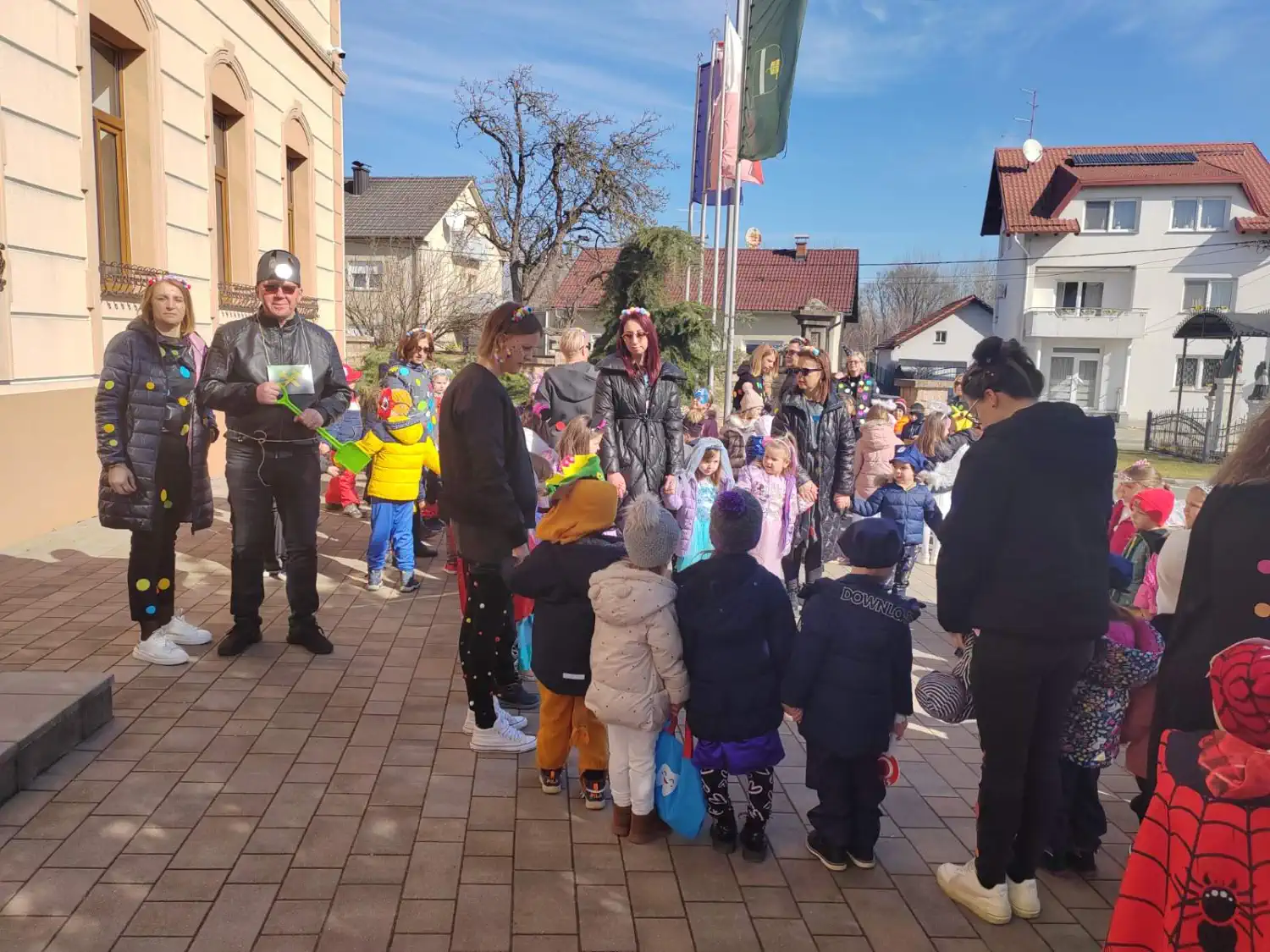 Male maškare ispred uprave GMS 2025 (7)