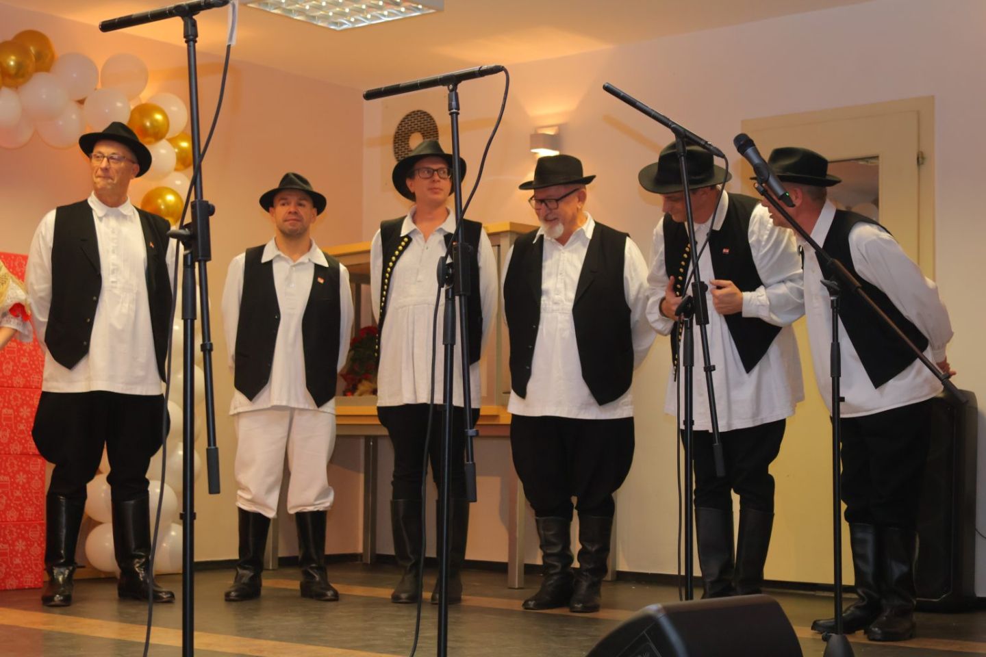 Mali Advent u Mihovljanu okupio mještane u blagdanskom duhu (8) Mali Advent u Mihovljanu okupio mještane u blagdanskom duhu (8)