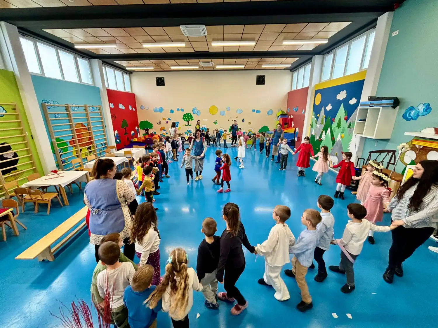 Mali folkloraši iz Šenkovca oduševili Prelog s međimurskim običajima (11) Mali folkloraši iz Šenkovca oduševili Prelog s međimurskim običajima (11)