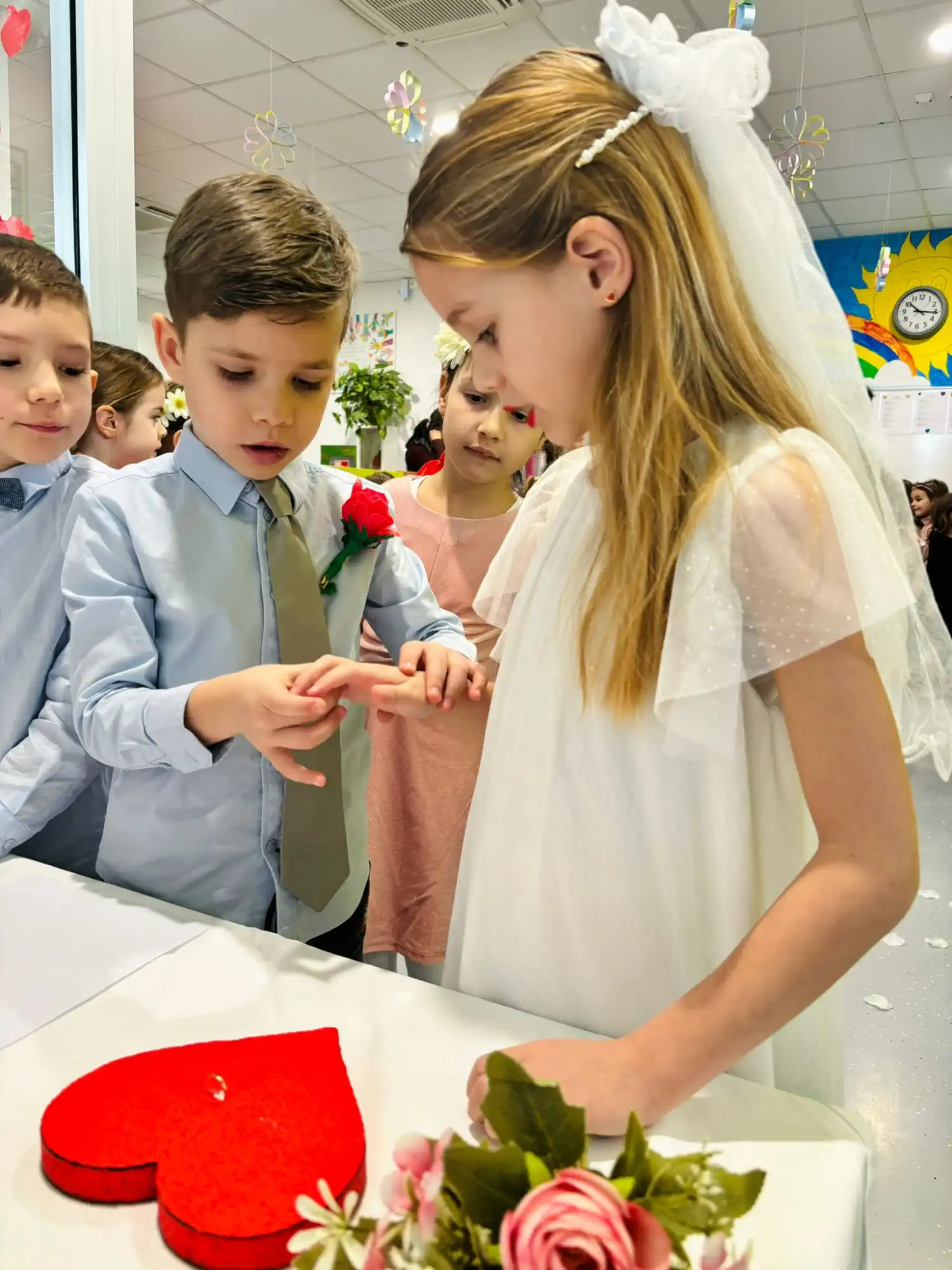 Mali folkloraši iz Šenkovca oduševili Prelog s međimurskim običajima (15) Mali folkloraši iz Šenkovca oduševili Prelog s međimurskim običajima (15)