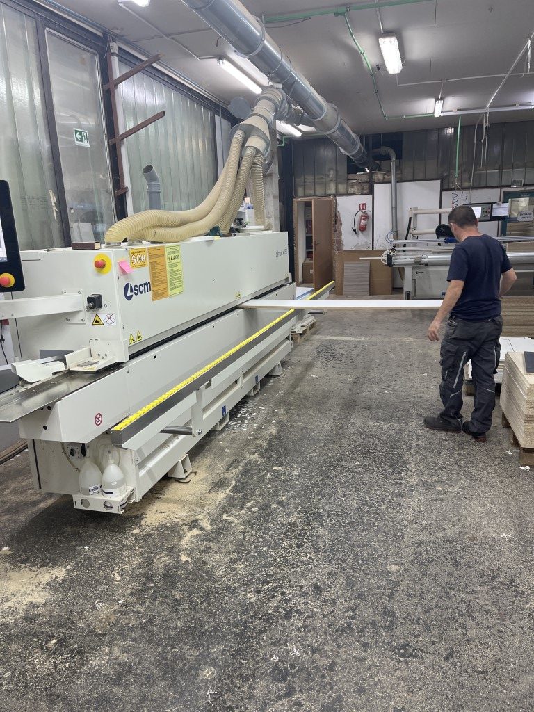 Manitu (4) (Medium) Manitu (4) (Medium)