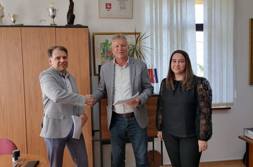 Martin Srša , Igor Hoblaj , Kristina Tuksar