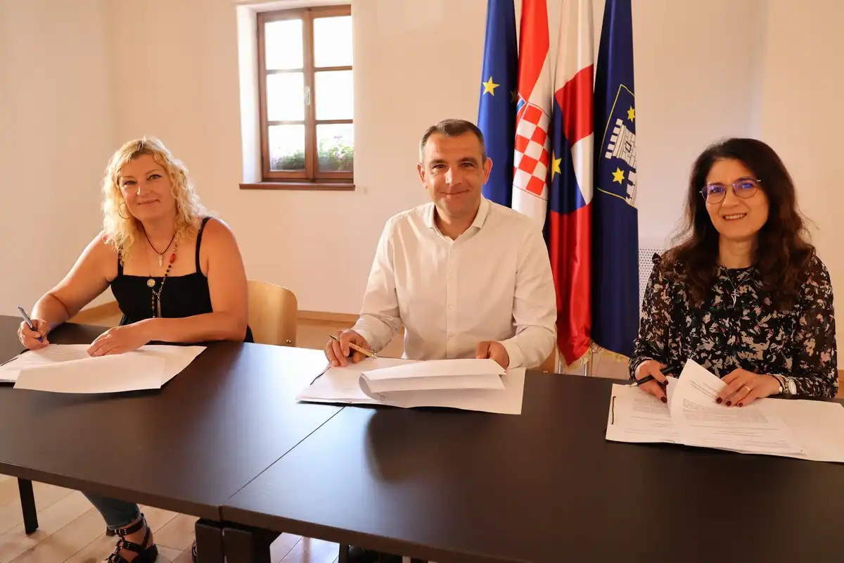 Maša Hrustek Sobočan, Matija Posavece, Ljerka Cividini (1) Maša Hrustek Sobočan, Matija Posavece, Ljerka Cividini (1)