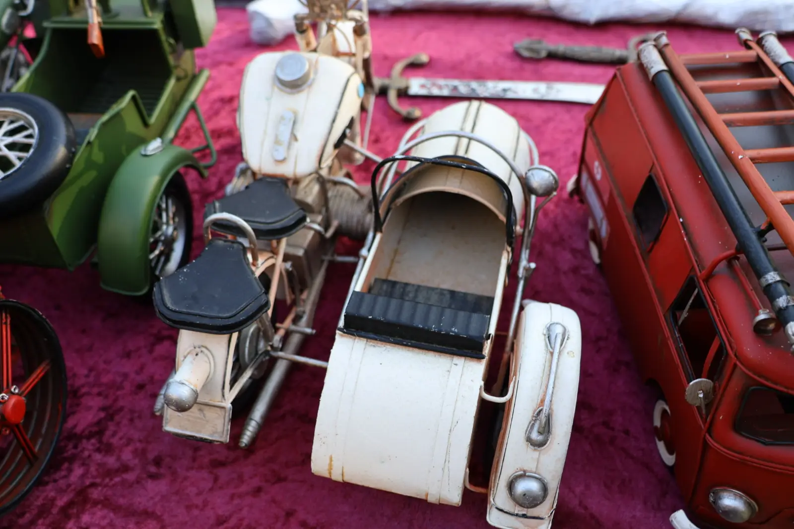 Maša Hrustek Sobočan, prešetavanja i premišljavanja, sajam, 5.11.2025 (11)