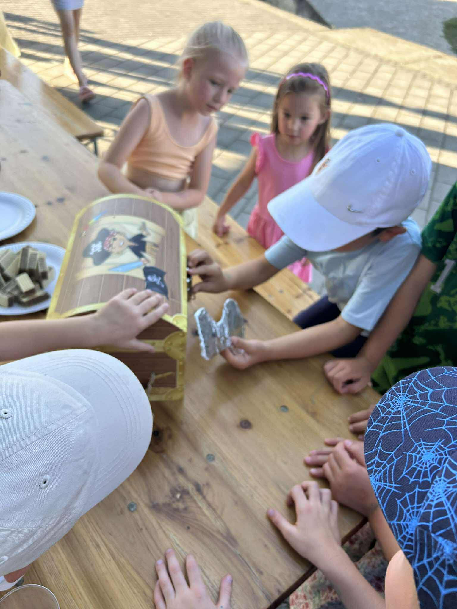 Mašta na šetnici – tri dana igre, boja i blaga! (13) Mašta na šetnici – tri dana igre, boja i blaga! (13)