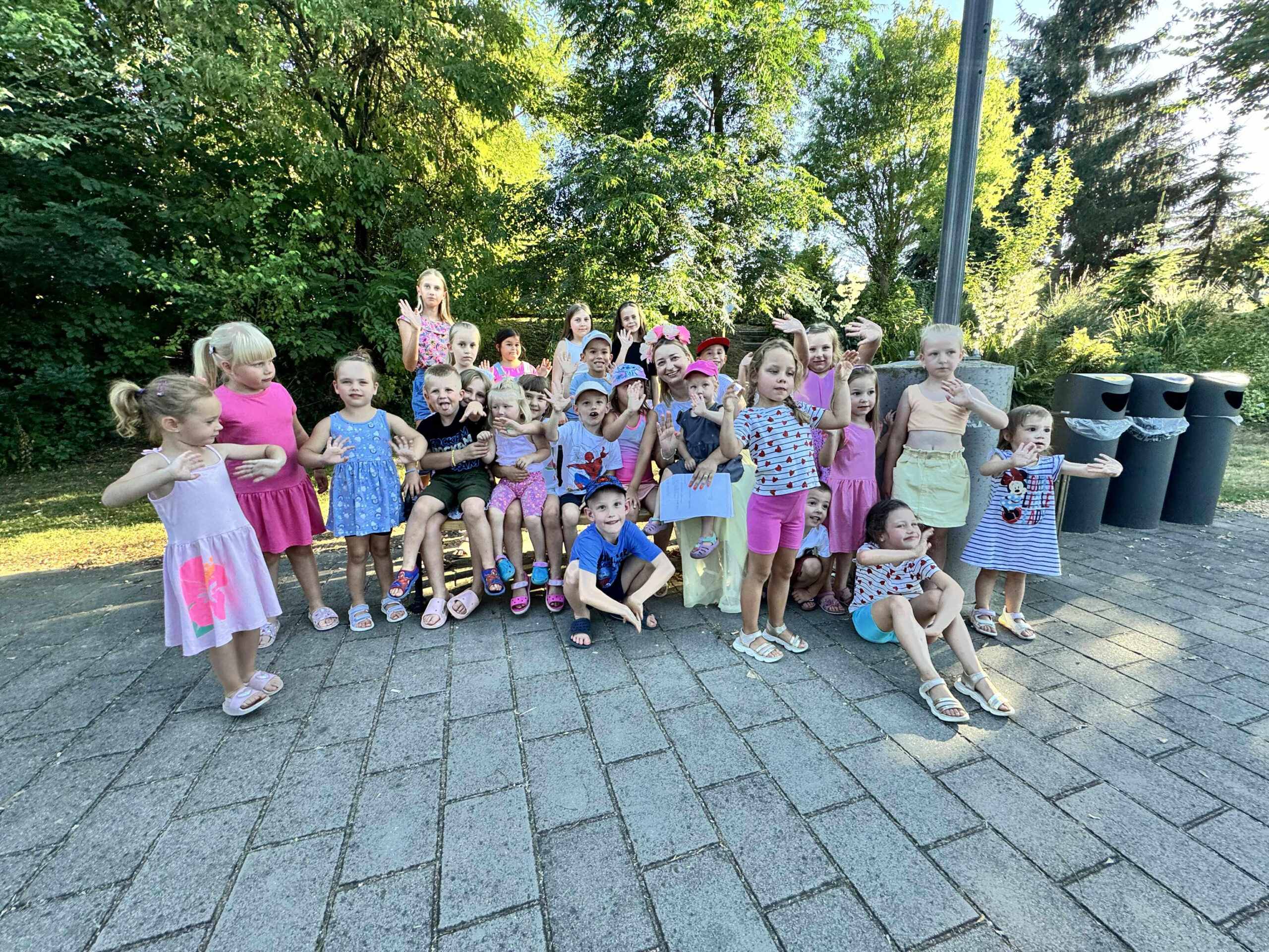 Mašta na šetnici – tri dana igre, boja i blaga! (17) Mašta na šetnici – tri dana igre, boja i blaga! (17)