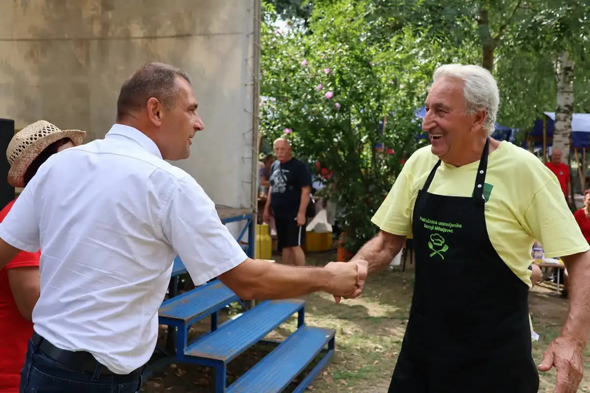 Matica umirovljenika Međimurske županije održala drugu čevapčijadu (25) Matica umirovljenika Međimurske županije održala drugu čevapčijadu (25)