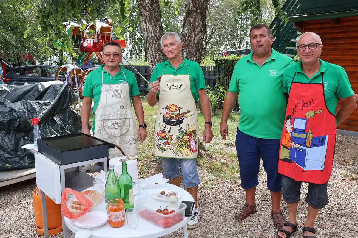 Matica umirovljenika Međimurske županije održala drugu čevapčijadu (5) Matica umirovljenika Međimurske županije održala drugu čevapčijadu (5)