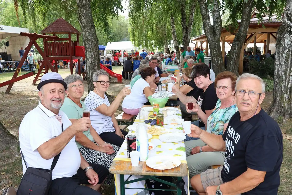 Matica umirovljenika Međimurske županije održala drugu čevapčijadu (8) Matica umirovljenika Međimurske županije održala drugu čevapčijadu (8)