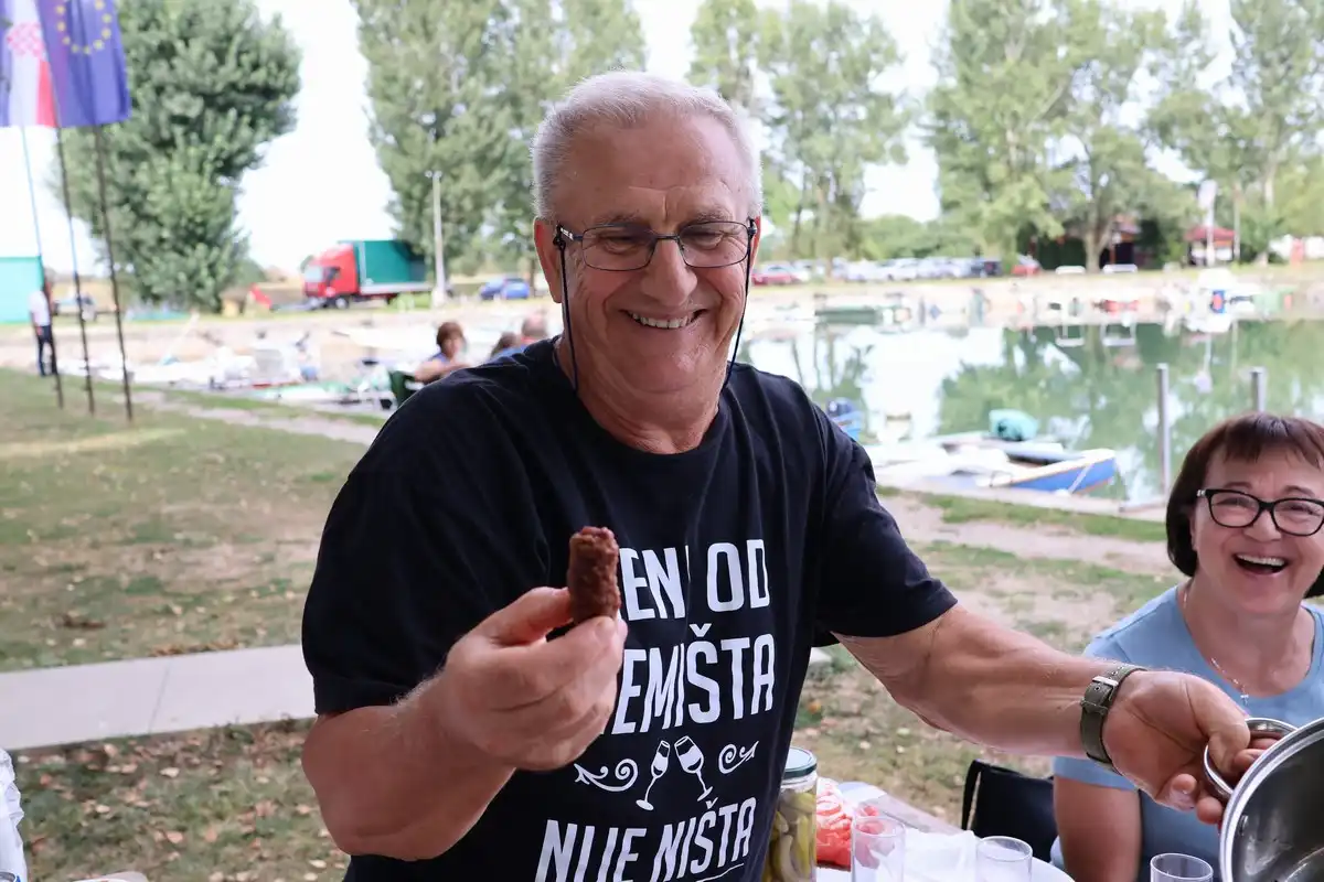 Matica umirovljenika Međimurske županije održala drugu čevapčijadu (9) Matica umirovljenika Međimurske županije održala drugu čevapčijadu (9)