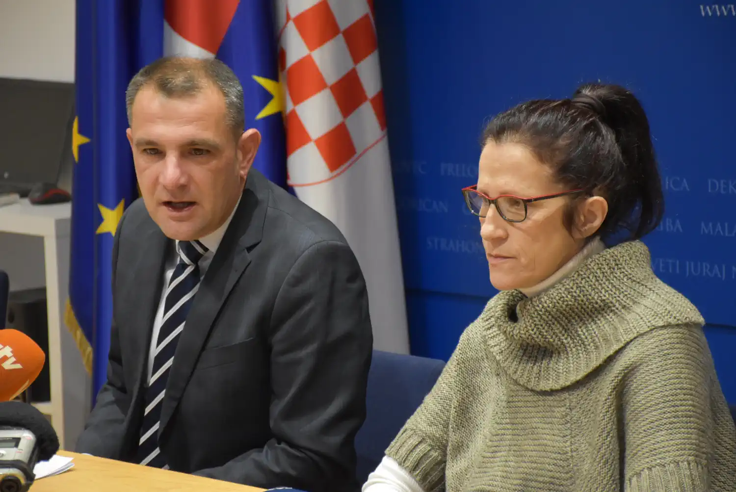 Matija Posavec, Aleksanda Hampamer (4)