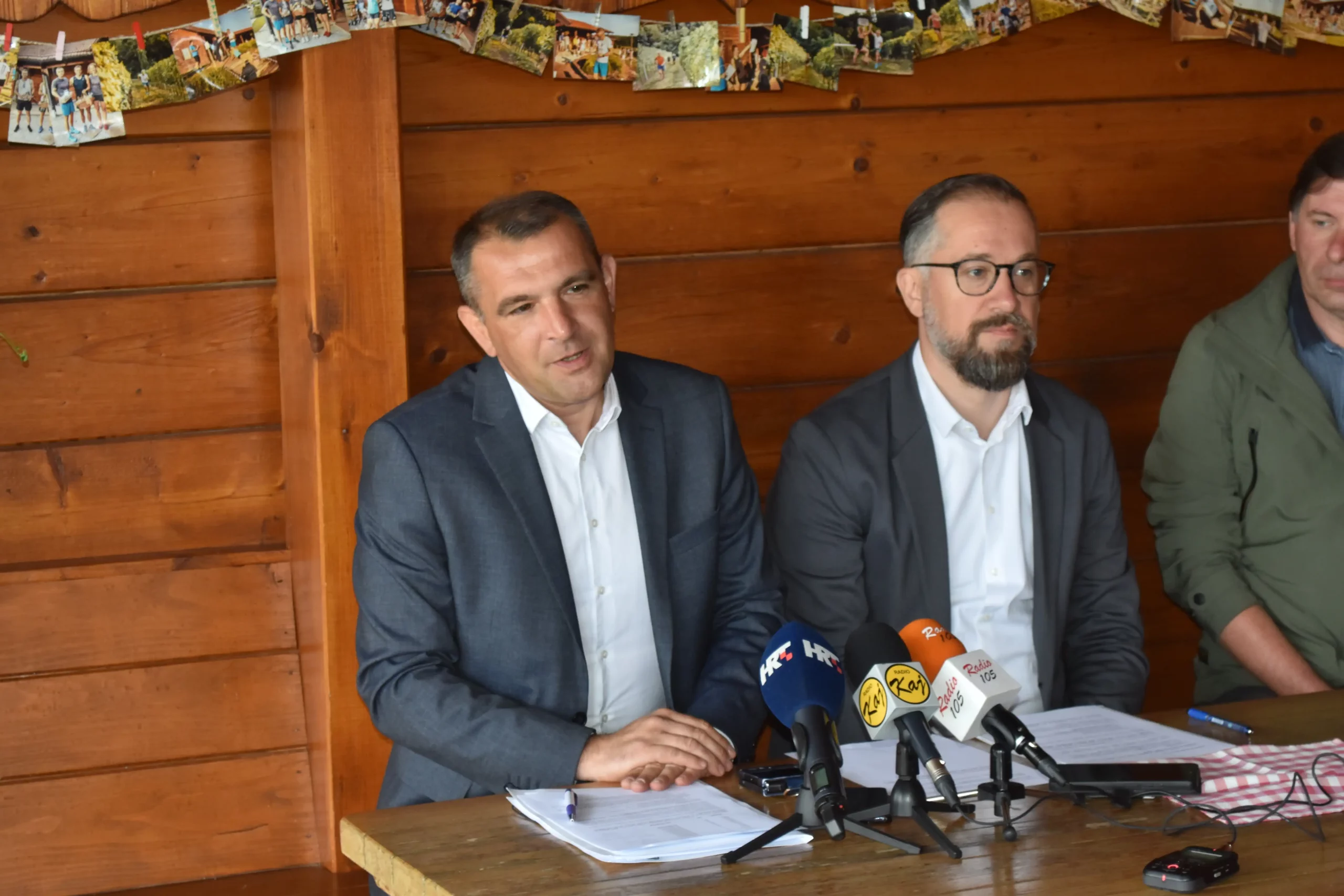 Matija Posavec, Darko Radanović Matija Posavec, Darko Radanović