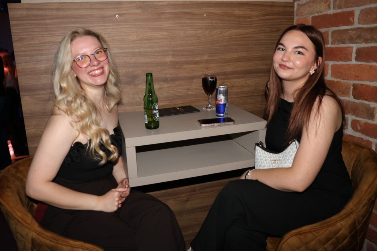 Maturalny party u podroomu (1)