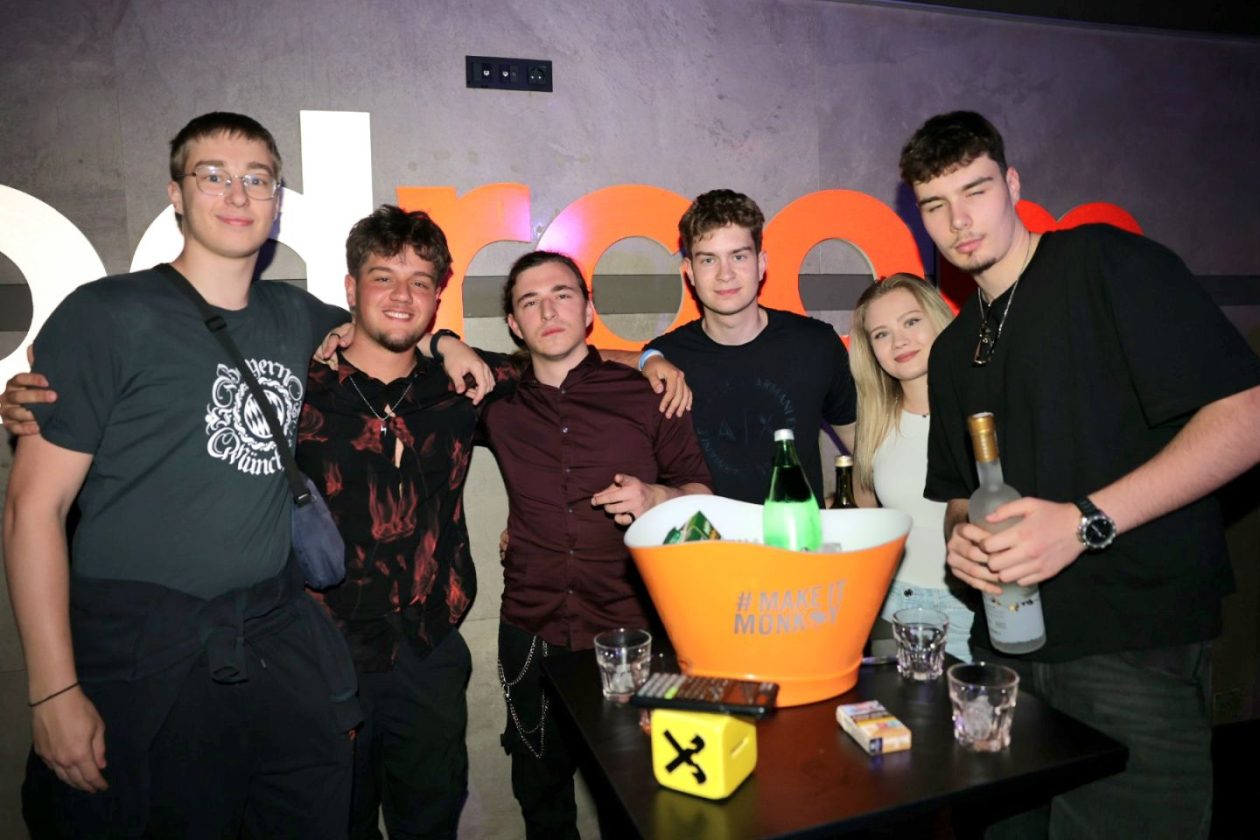 Maturalny party u podroomu (11)