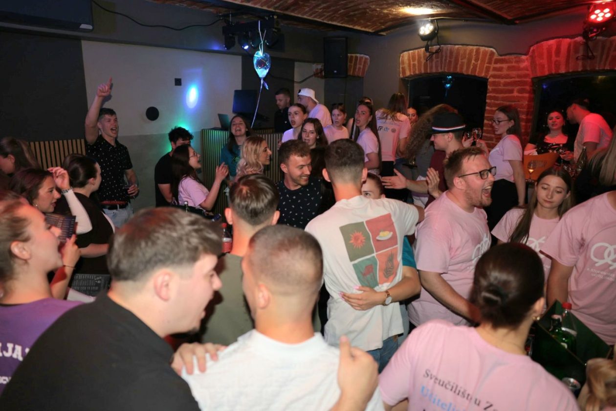 Maturalny party u podroomu (42)