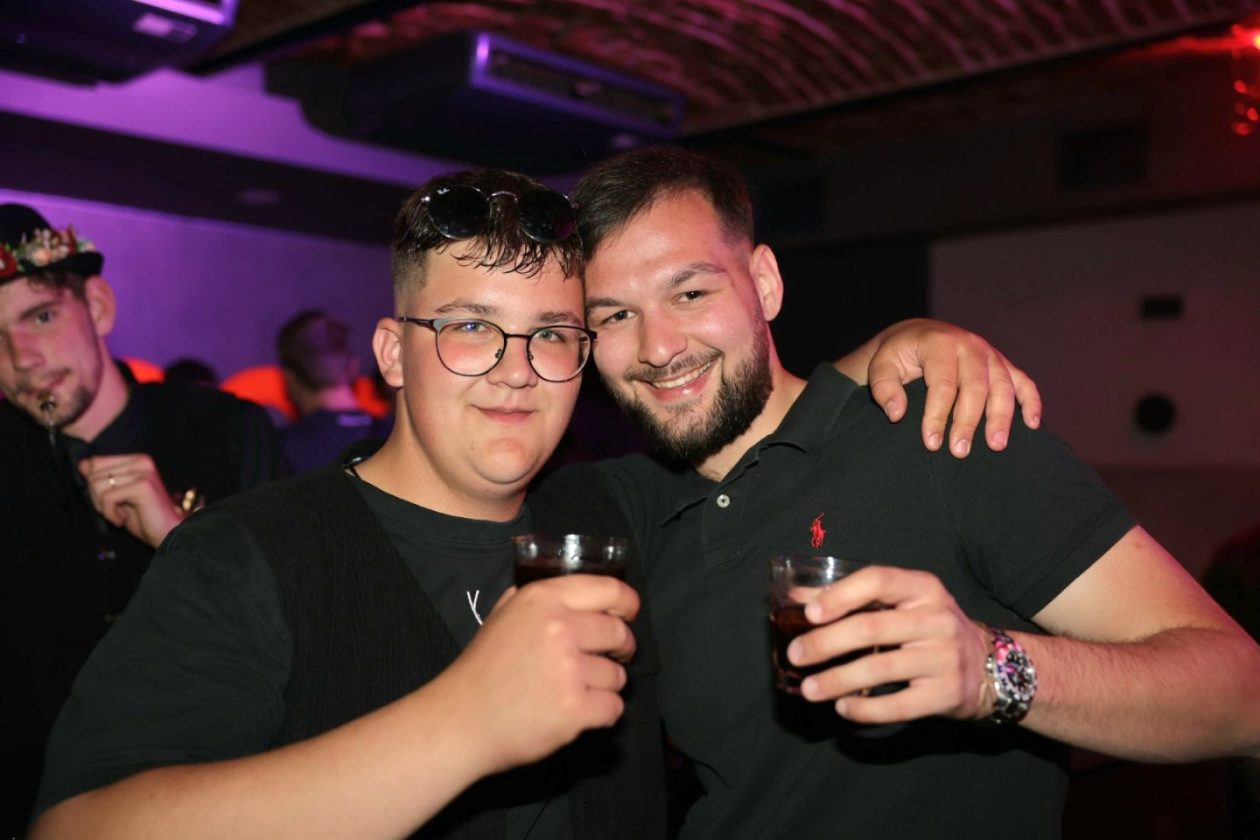 Maturalny party u podroomu (6)