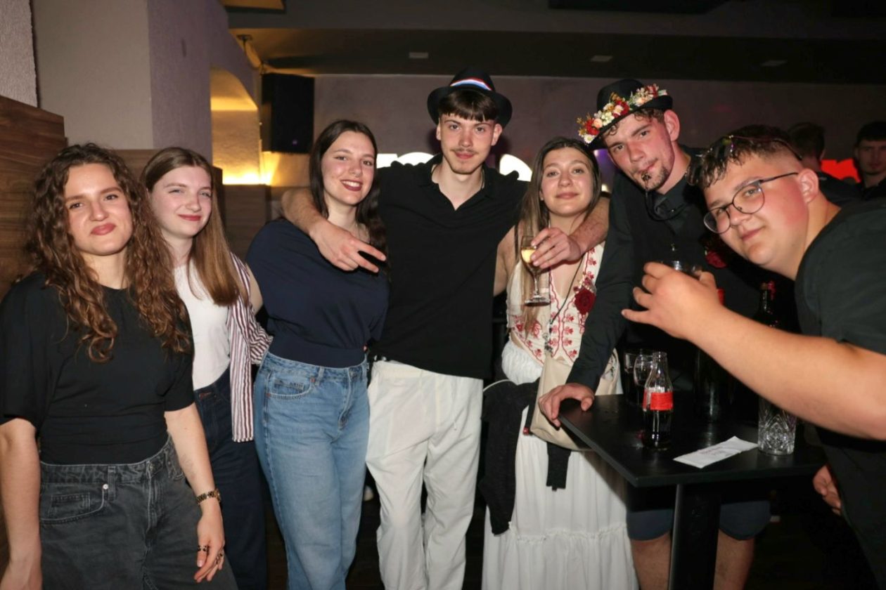 Maturalny party u podroomu (7)