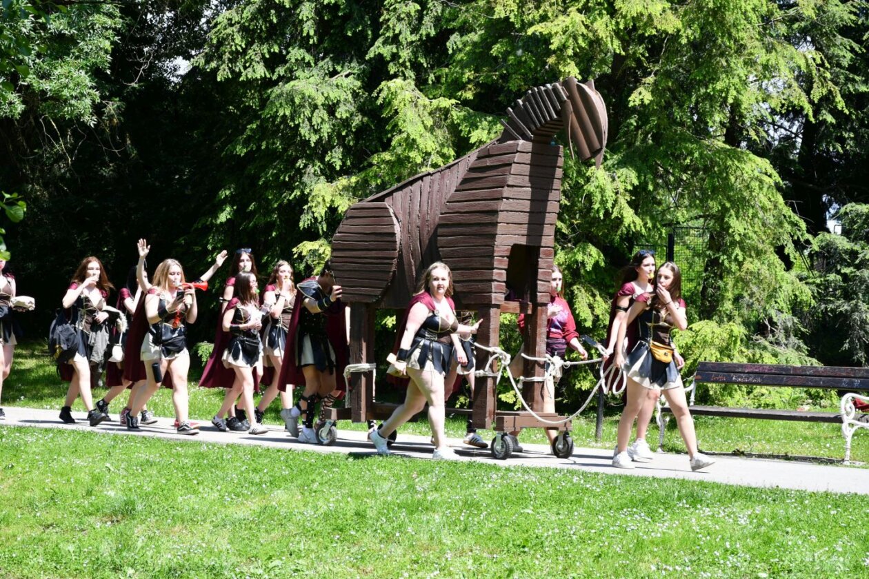 Maturanti, prvi dan u čakovečkom parku 2025 (1)