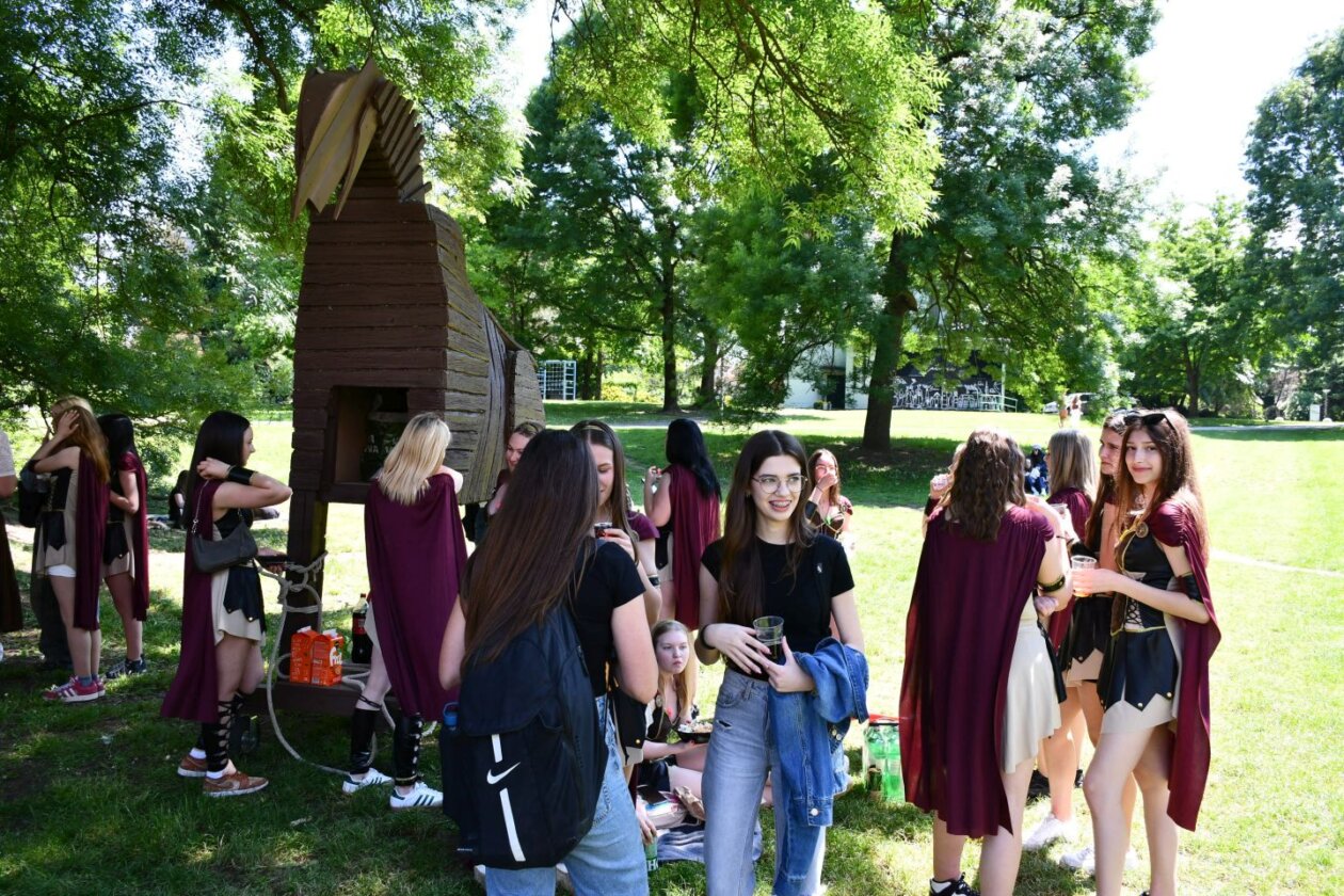 Maturanti, prvi dan u čakovečkom parku 2025 (25)