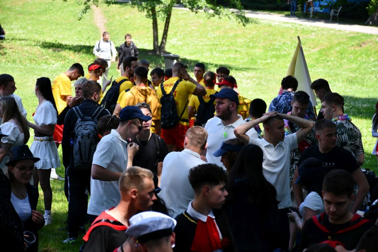 Maturanti, prvi dan u čakovečkom parku 2025 (42)