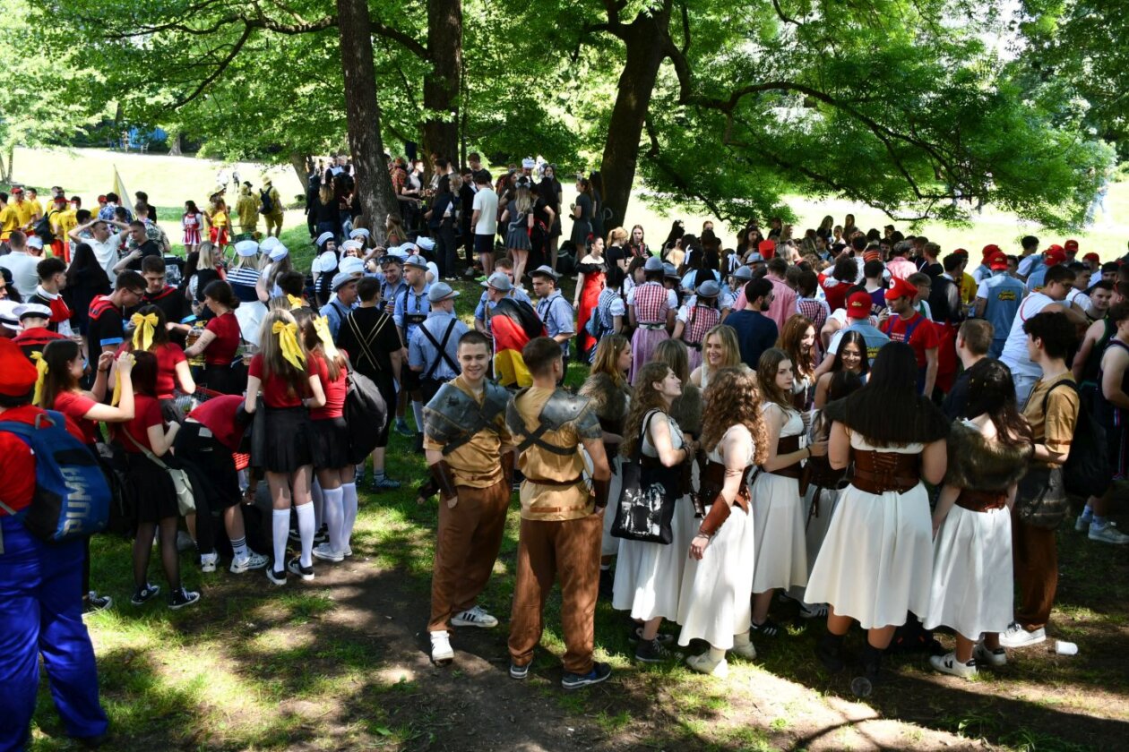 Maturanti, prvi dan u čakovečkom parku 2025 (43)