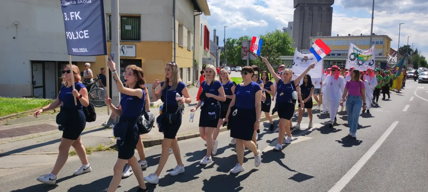 Maturanti,povorka,2024 (13) Maturanti,povorka,2024 (13)