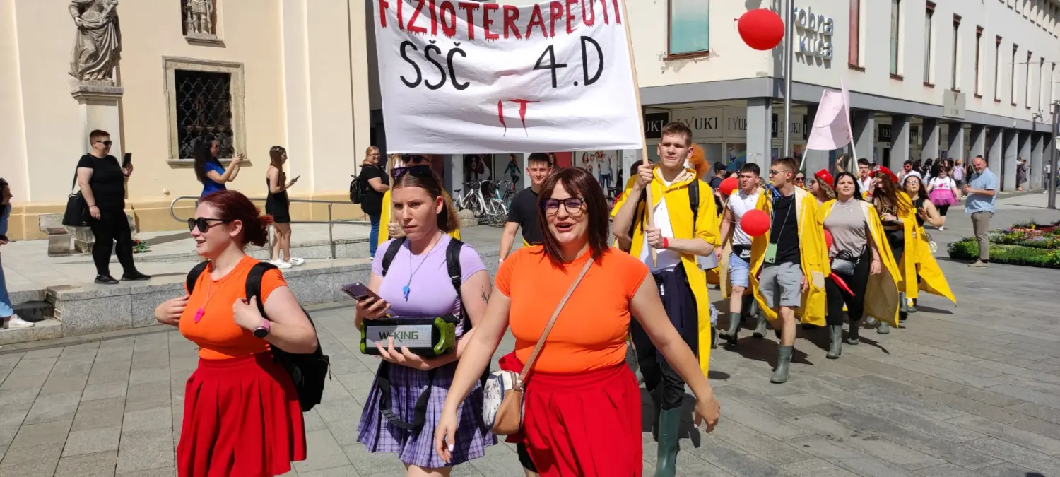 Maturanti,povorka,2024 (18) Maturanti,povorka,2024 (18)