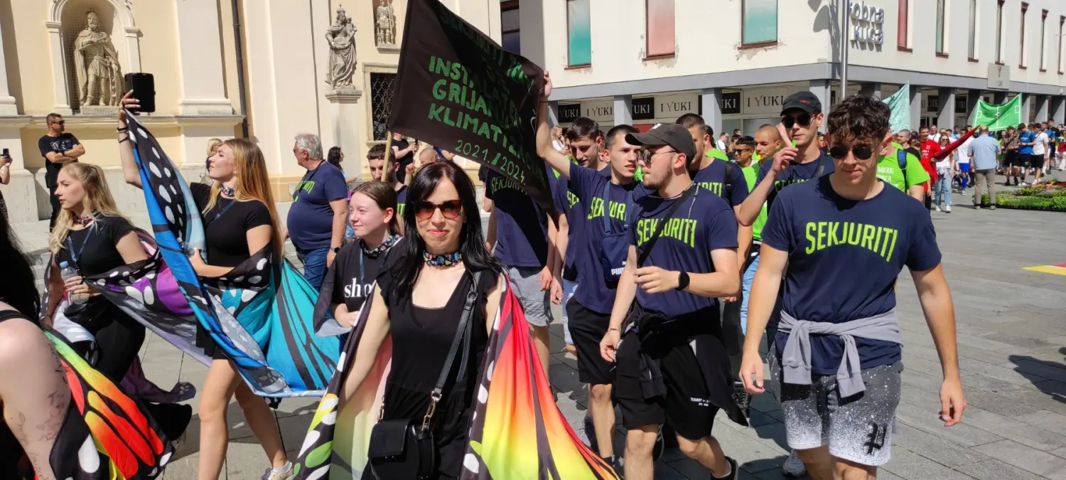 maturanti 2024 Maturanti,povorka,2024 (22) maturanti 2024 Maturanti,povorka,2024 (22)