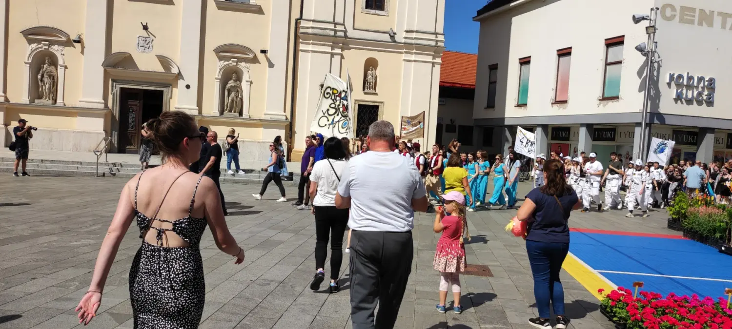 Maturanti,povorka,2024 (3) Maturanti,povorka,2024 (3)