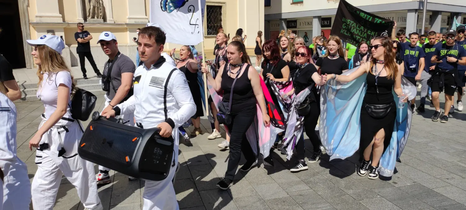 Maturanti,povorka,2024 (4) Maturanti,povorka,2024 (4)