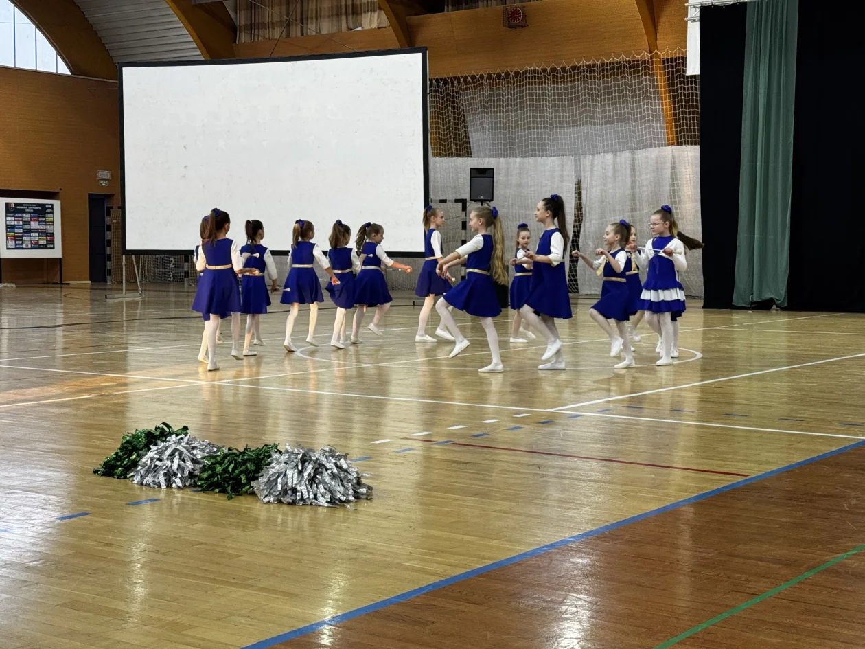 Mažoretkinje nedelišće (12) Mažoretkinje nedelišće (12)