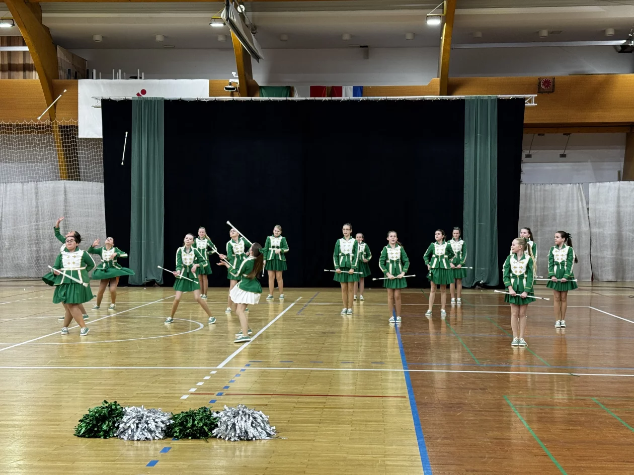 Mažoretkinje nedelišće (32) Mažoretkinje nedelišće (32)