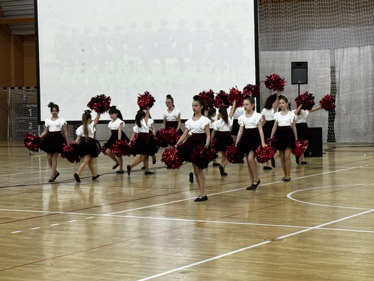 Mažoretkinje nedelišće (37) Mažoretkinje nedelišće (37)