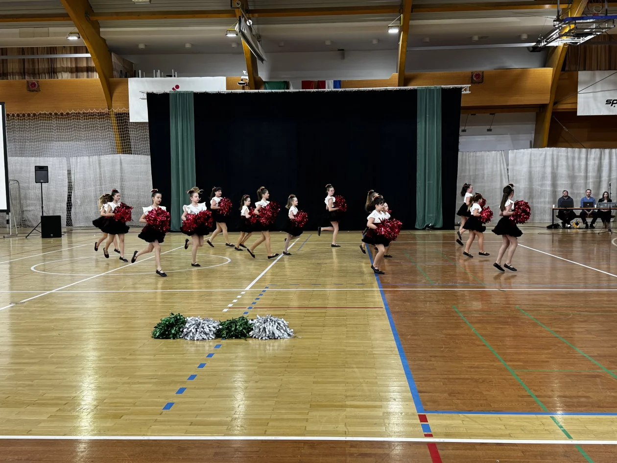 Mažoretkinje nedelišće (38) Mažoretkinje nedelišće (38)