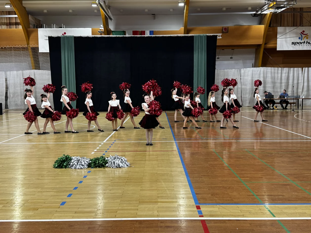 Mažoretkinje nedelišće (41) Mažoretkinje nedelišće (41)