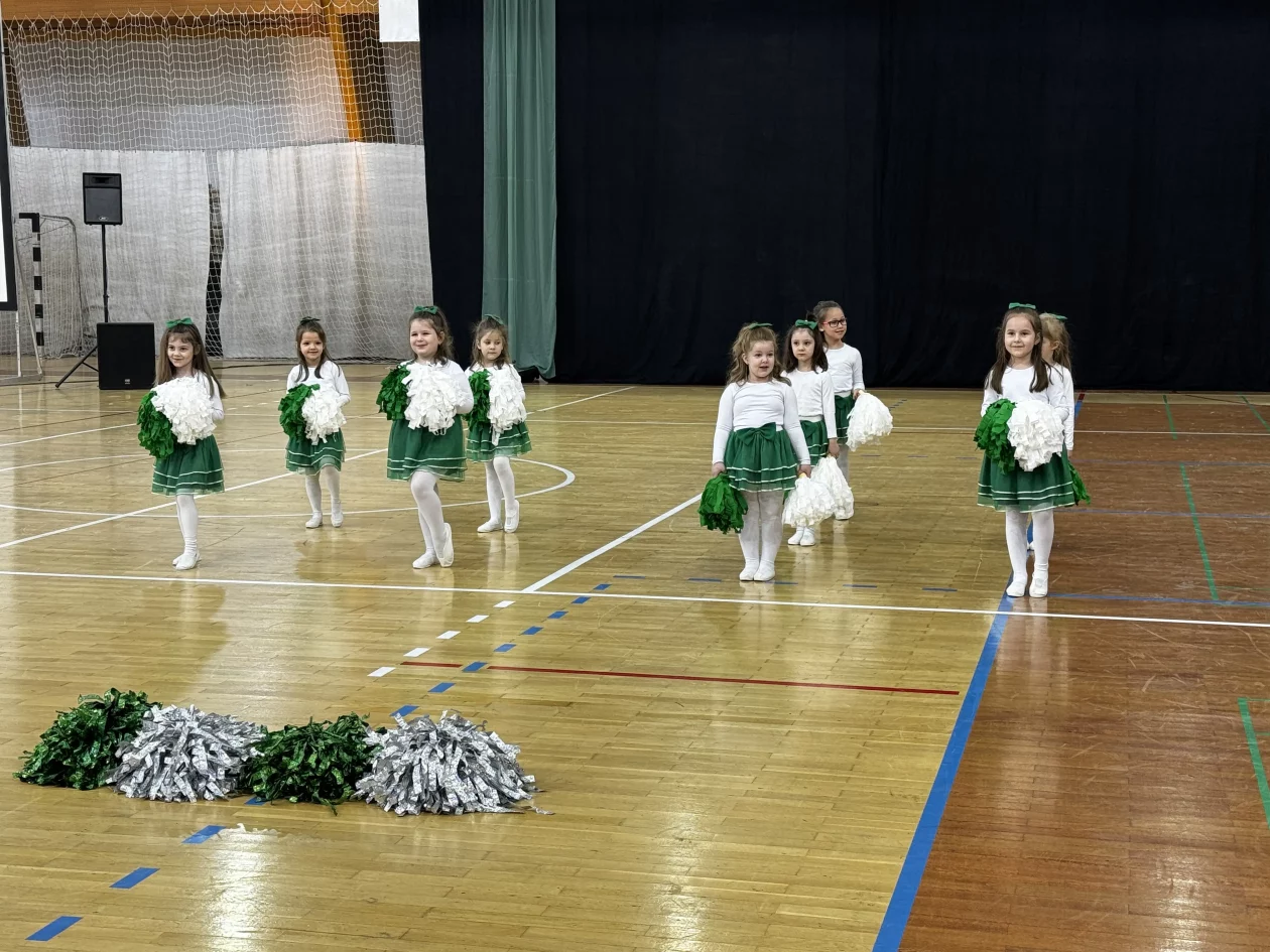 Mažoretkinje nedelišće (6) Mažoretkinje nedelišće (6)