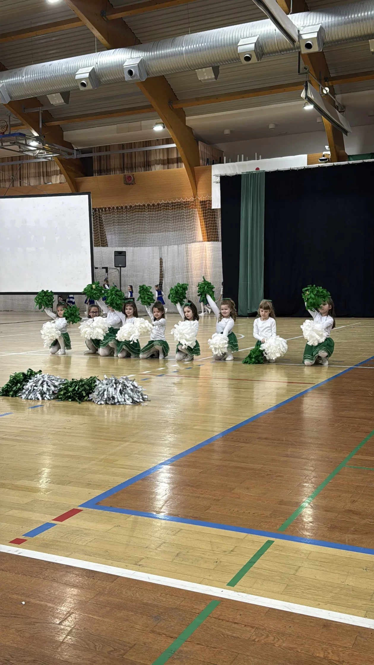 Mažoretkinje nedelišće (8) Mažoretkinje nedelišće (8)