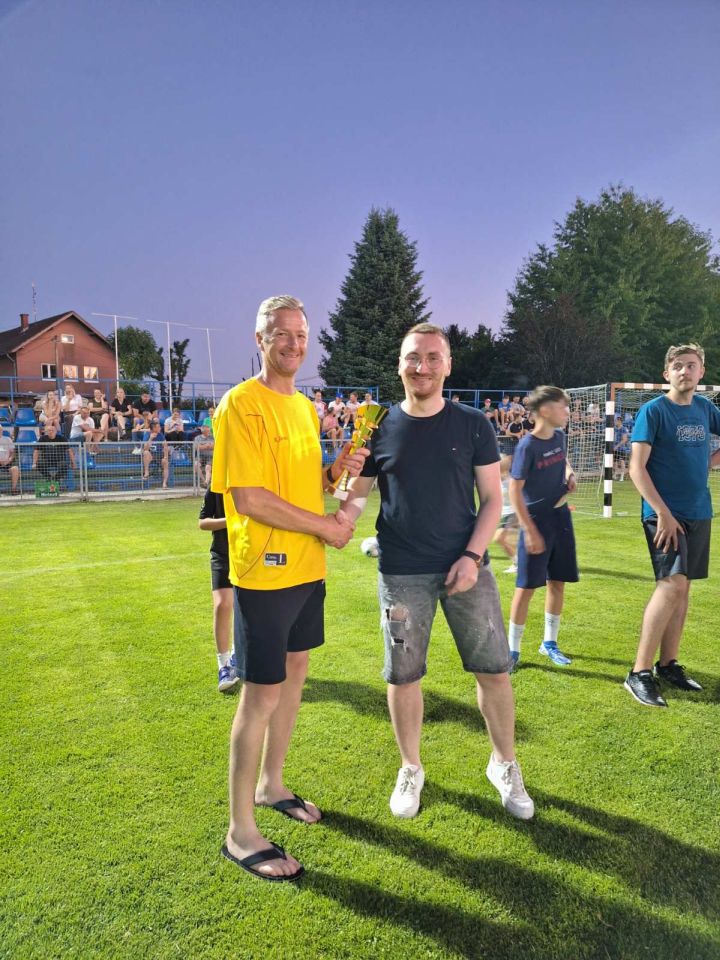 Med vulicaj turnir – dunjkovec pretetinec (2) Med vulicaj turnir – dunjkovec pretetinec (2)