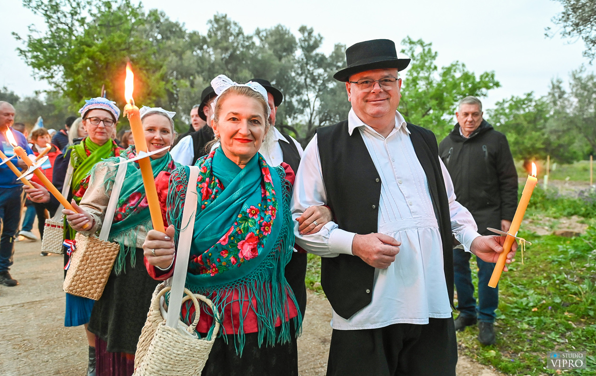 FOTO Međimurci u Italiji: Slogaši iz Preloga i Strahoninca na Festivalu bademovog cvijeta FOTO Međimurci u Italiji: Slogaši iz Preloga i Strahoninca na Festivalu bademovog cvijeta