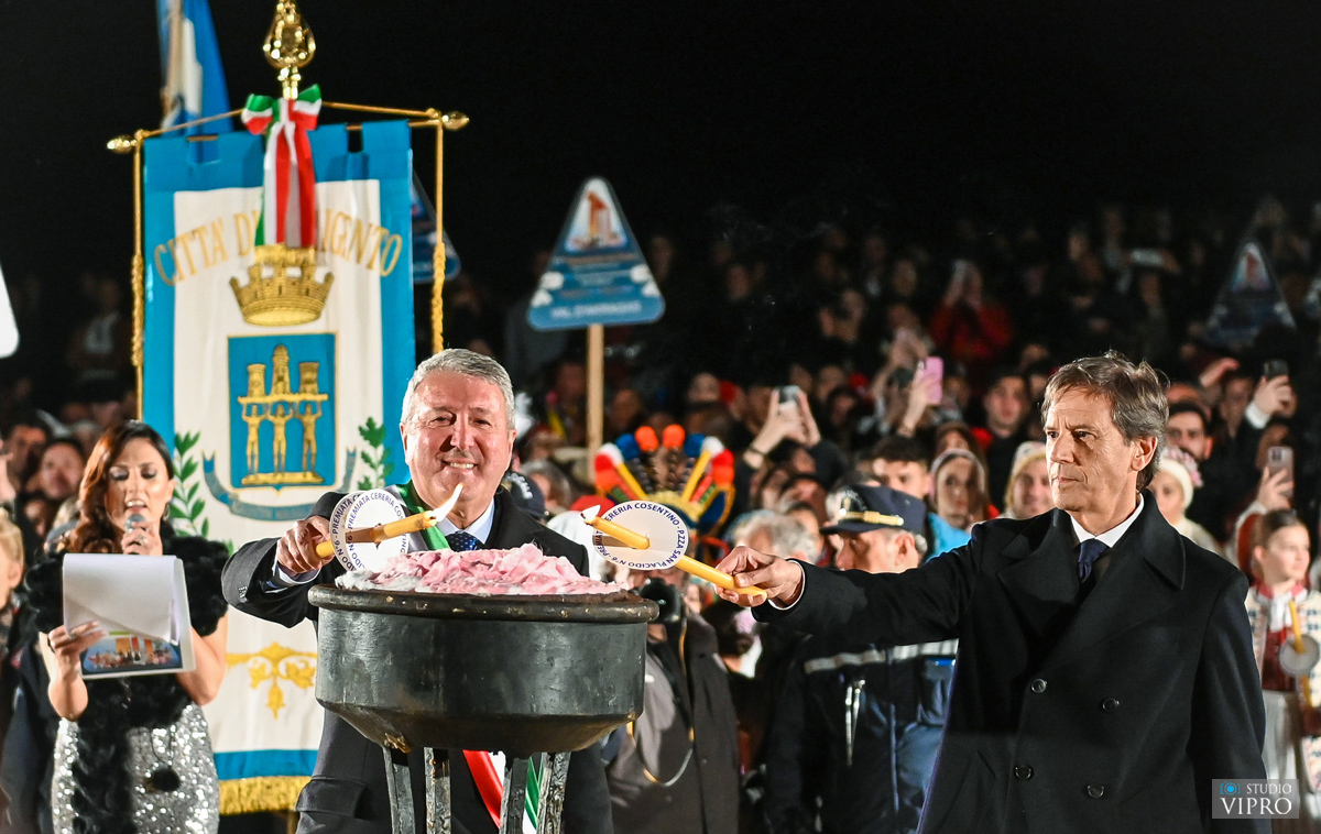 FOTO Međimurci u Italiji: Slogaši iz Preloga i Strahoninca na Festivalu bademovog cvijeta FOTO Međimurci u Italiji: Slogaši iz Preloga i Strahoninca na Festivalu bademovog cvijeta