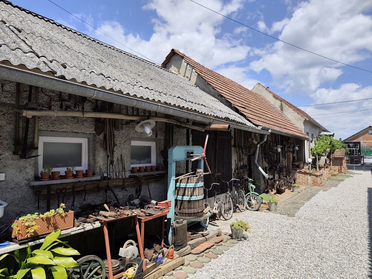 Međimurska hiža, Podturen (6)