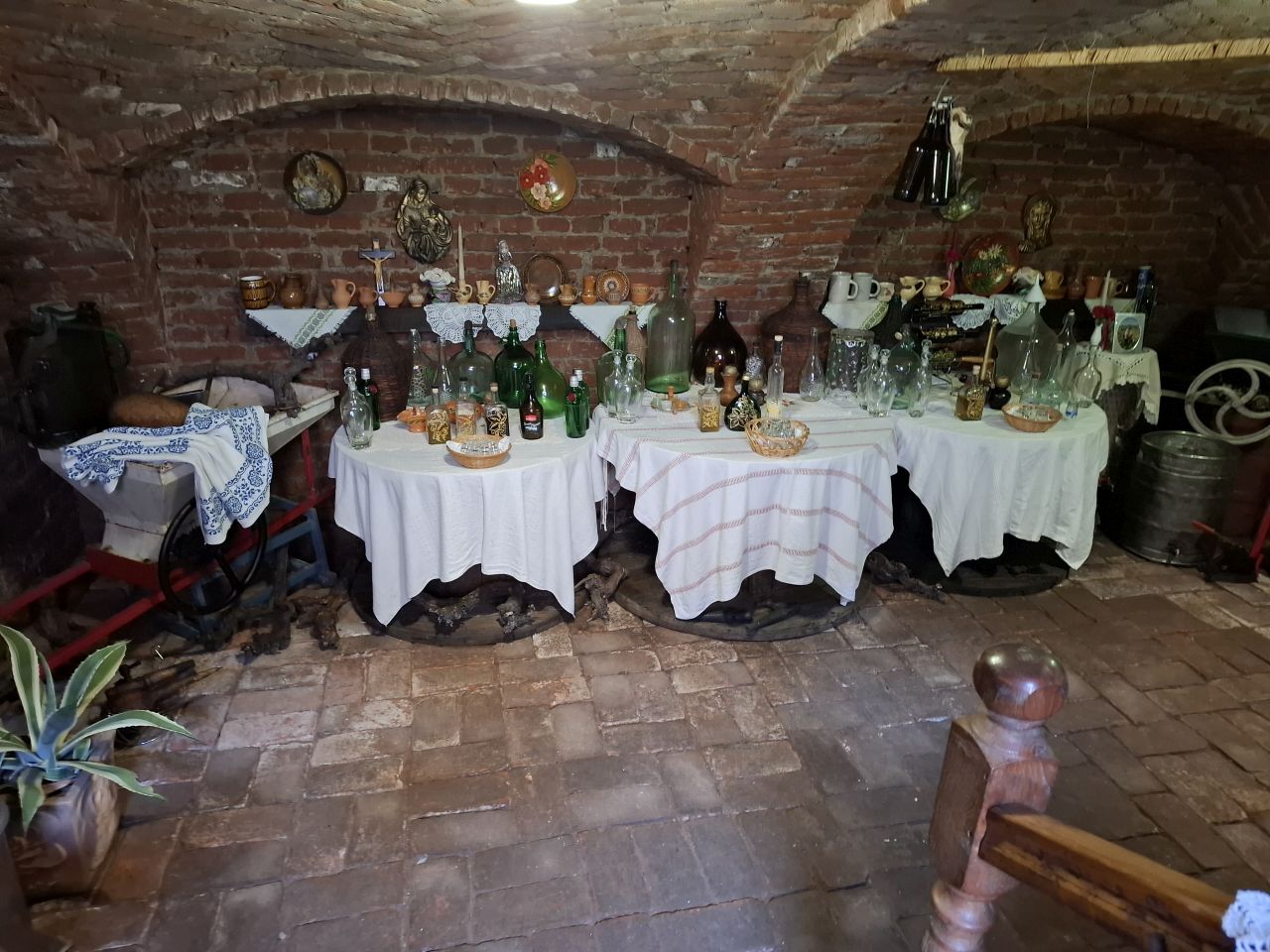 Međimurska hiža, Podturen (9)