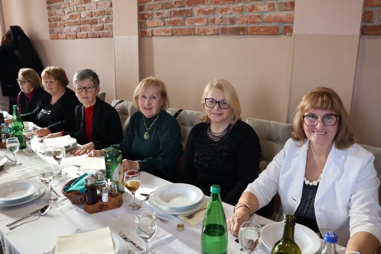 Međimurska županija okupila umirovljene djelatnike na blagdanskom druženju (20)