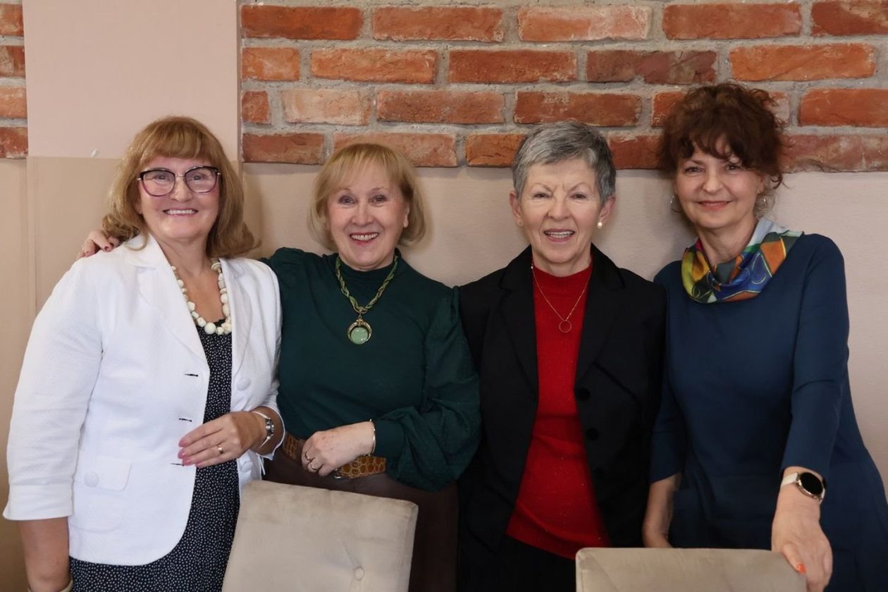 Međimurska županija okupila umirovljene djelatnike na blagdanskom druženju (6)